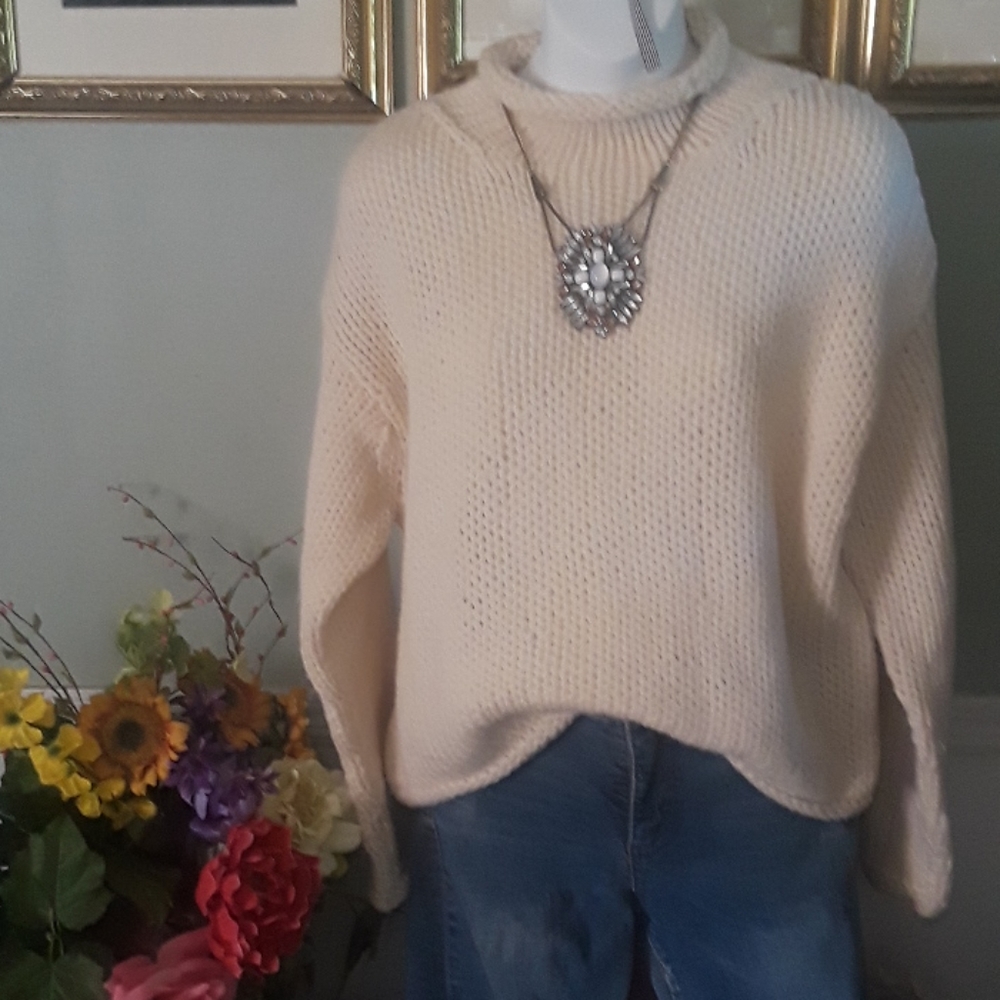 🎀SOLD 🎀BEAUTIFUL VTG SWEATER - Picture 1 of 3